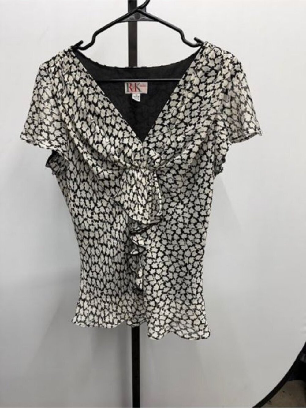 R&K Originals Vintage Y2K Flutter Sleeve Ruffle Ditsy Floral Blouse